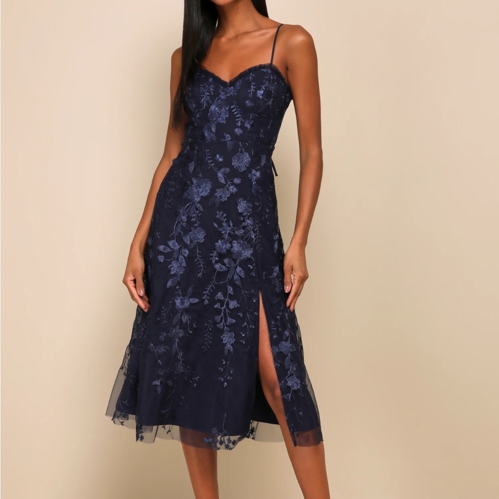 Lulu's Midnight Blue Floral Midi Dress